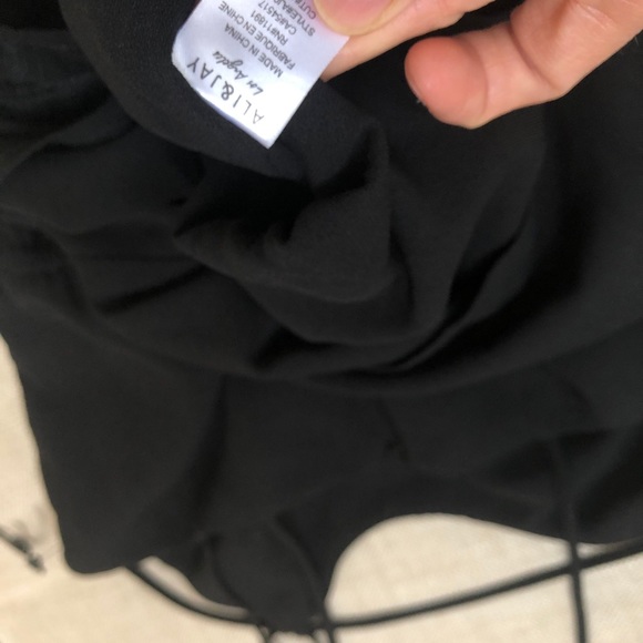 Ali & Jay Strappy Bodice Romper: Size Medium - Picture 6 of 11